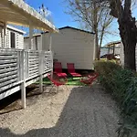 Mobilhome Dans Camping *