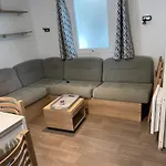Camping Mobilhome Dans *