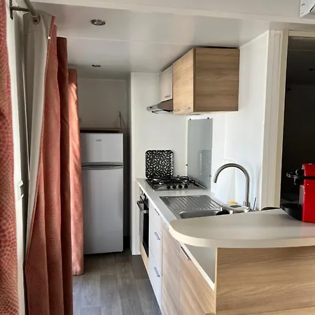 Mobilhome Dans Campingplatz Vias