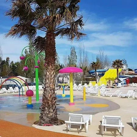 Camping Mobilhome Dans Vias