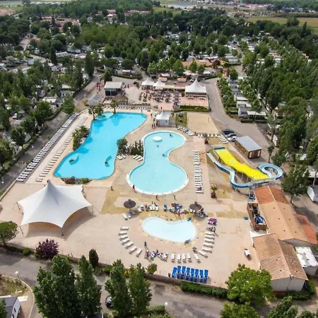 Mobilhome Dans Camping Vias